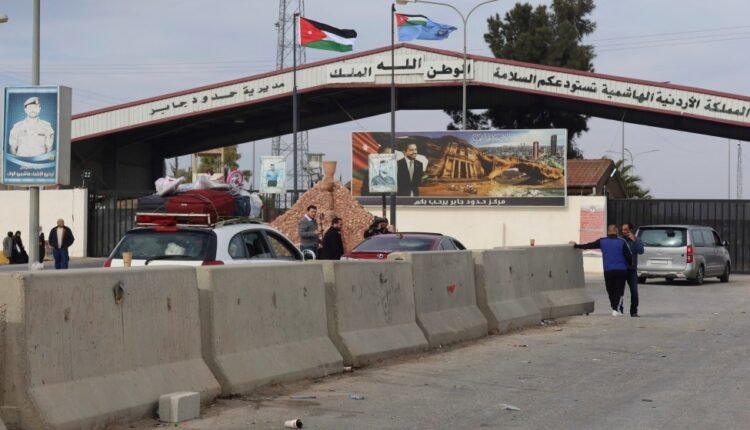 معبر جابر يشهد حركة نشطة هذه الأيام